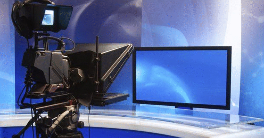 චැනල් අයි නාලිකාව ස්වර්ණවාහිනියට විකුණයි.