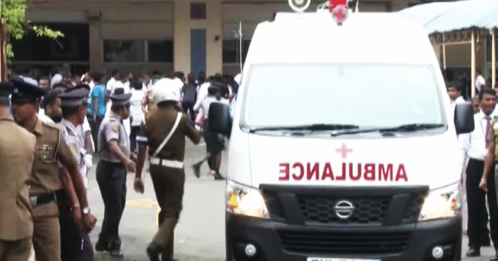 13ක් රෝහලට යැවූ බස් රථය පෙරලීමේ අලුත්ම විස්තරේ මෙන්න.