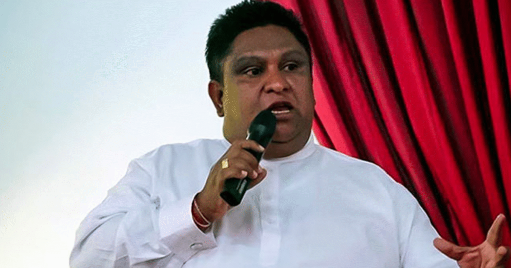 පාර්ලිමේන්තුවේ පිරිමි ගණිකාවෙක් ඉන්නවා. චාමර සම්පත් හෙළි කරයි.