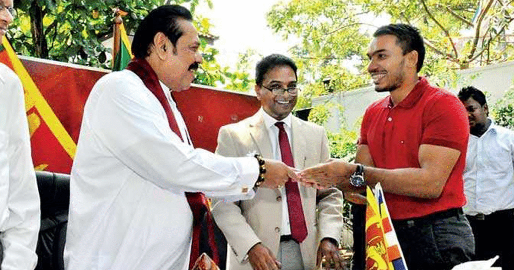 නාමල් අද හෙටම ආණ්ඩුවෙන් යන්න හදයි.