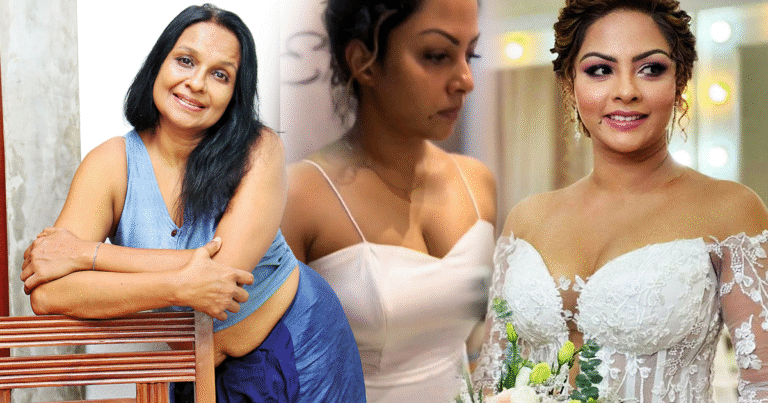 අනෝමා ජනාදරී සහ ශලනි තාරකා සමග ප්‍රසිද්ධියේ ඇවිලෙන්න යයි. සම්පුර්ණ විස්තරේ මෙන්න