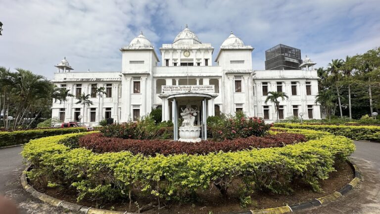 වසර 40 කට පෙර ගිනි තැබූ යාපනය පුස්තකාලය වෙනුවෙන් මිලියන 100 ක්. කවදාවත් හදන්න බැරි ඓතිහාසික වැරැද්දක් අනුර අද නිවරදි කලේ මෙහෙමයි.